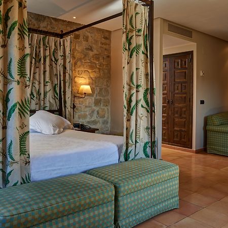 Parador De Сос-дель-Рей-Католико Экстерьер фото