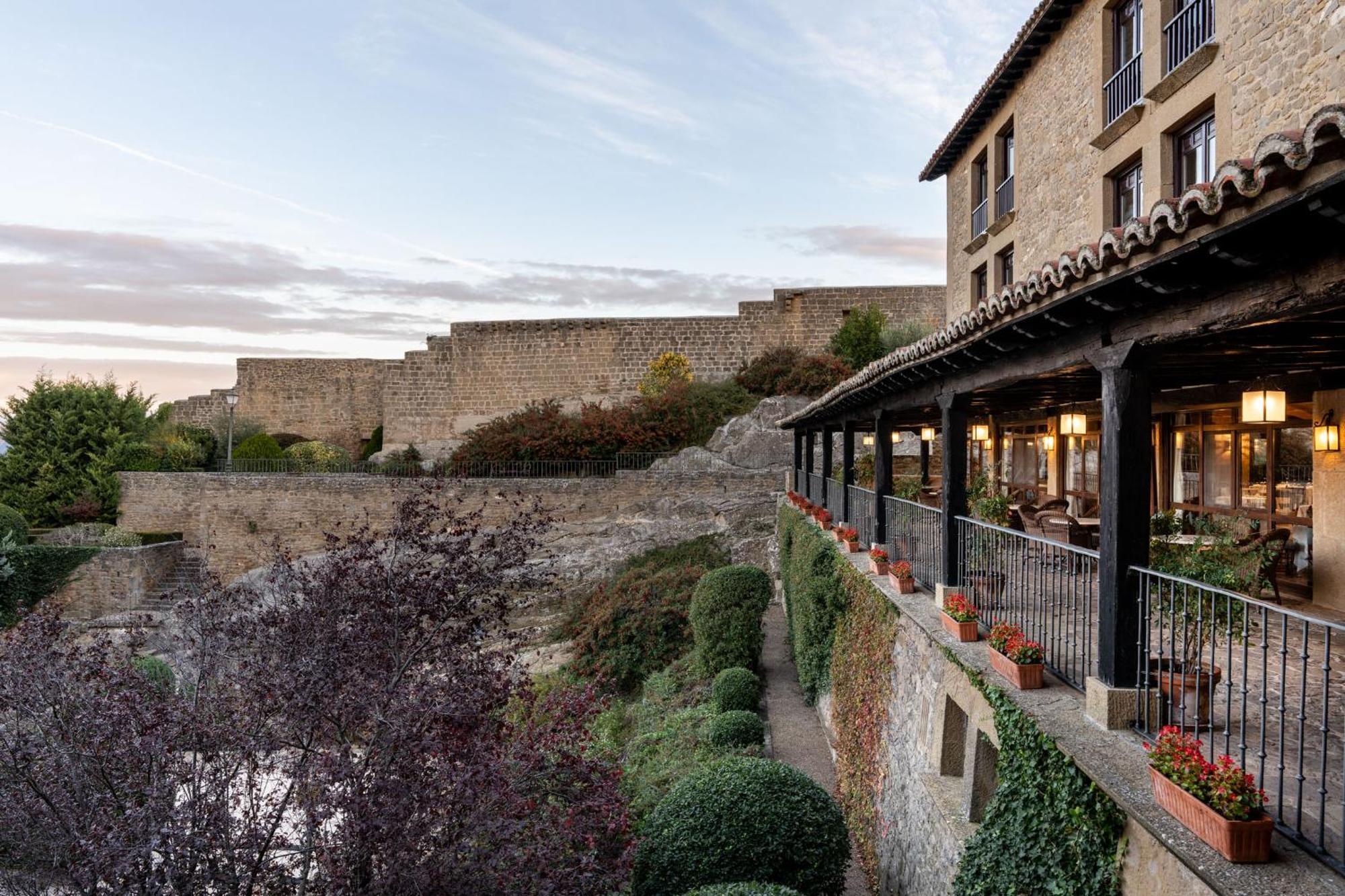 Parador De Сос-дель-Рей-Католико Экстерьер фото