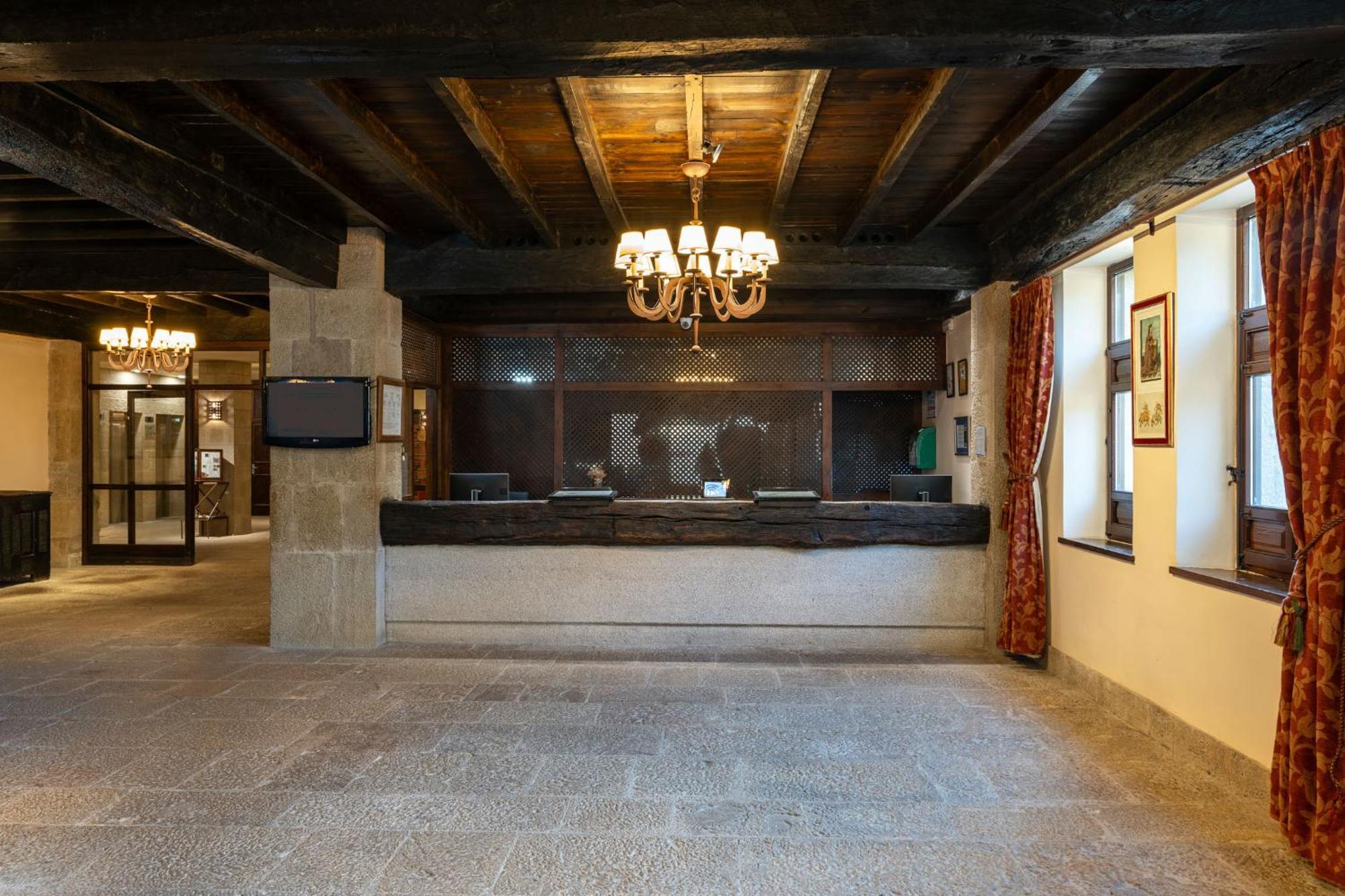 Parador De Сос-дель-Рей-Католико Экстерьер фото